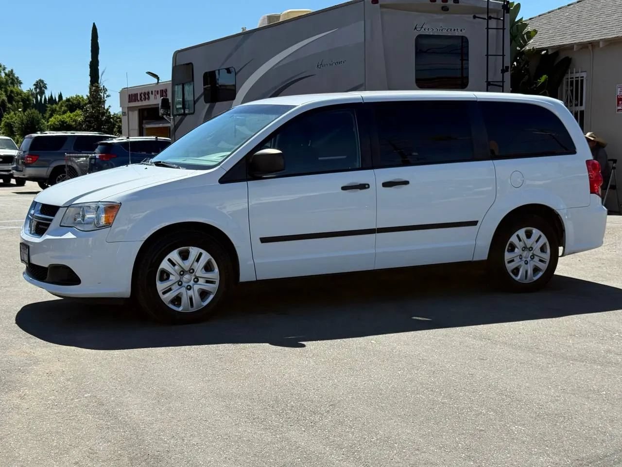 Used 2015 Dodge Grand Caravan American Value Package w/ UConnect Hands-Free Group FWD image 11