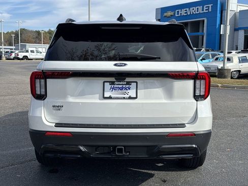 Used 2025 Ford Explorer ST-Line w/ Premium Package image 9