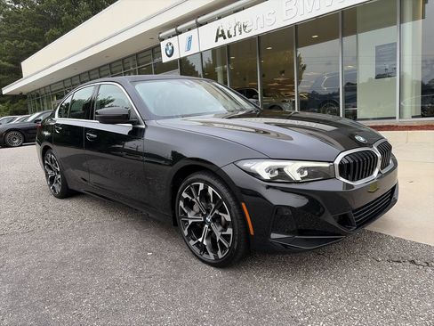 Used 2026 BMW 330i Sedan RWD image 2