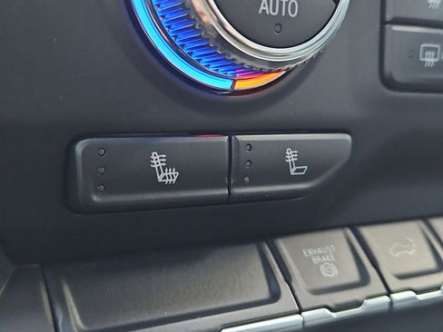 Used 2022 GMC Sierra 3500 SLT w/ Gooseneck/5TH Wheel Package image 26