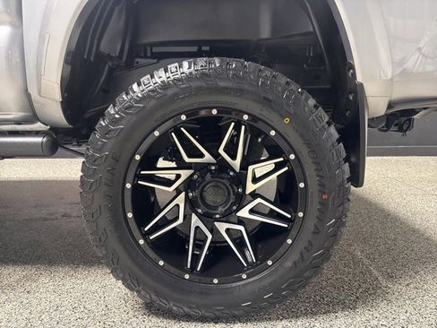 Used 2020 Toyota Tacoma SR5 w/ Technology Package image 16