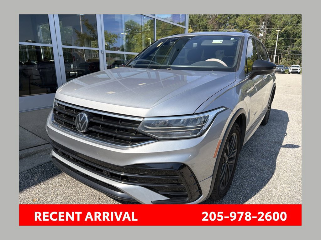 Used 2022 Volkswagen Tiguan SE R-Line FWD image 1