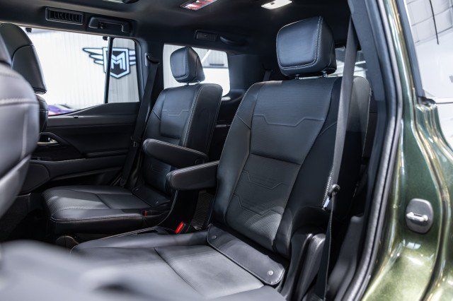 Used 2025 Lexus GX 550 w/ Cold Area Package AWD/4WD image 17