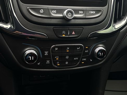 Used 2022 Chevrolet Equinox RS w/ Infotainment Package AWD/4WD image 20