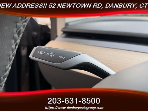 Used 2024 Tesla Model Y 2WD image 17