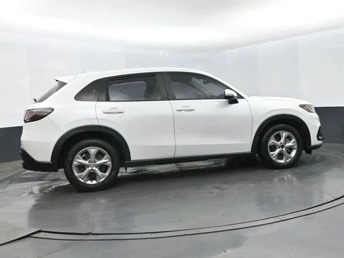 Used 2025 Honda HR-V LX image 4