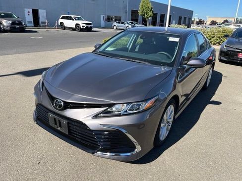 Used 2021 Toyota Camry LE w/ Carpet Mat Package (TMS) FWD image 1
