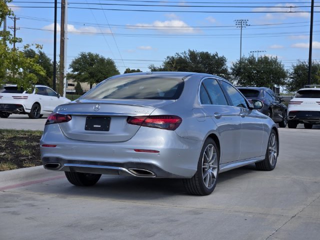 Used 2022 Mercedes-Benz E 350 4MATIC Sedan image 3