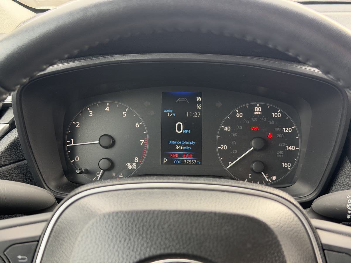 Used 2025 Toyota Corolla Cross LE AWD/4WD image 23