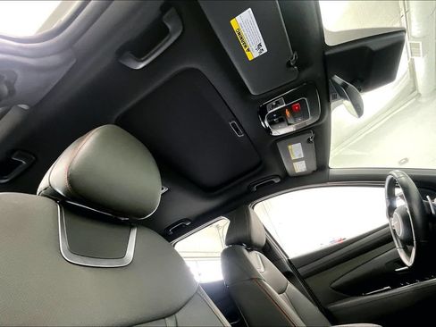 Certified 2025 Hyundai Santa Cruz Limited AWD/4WD image 17
