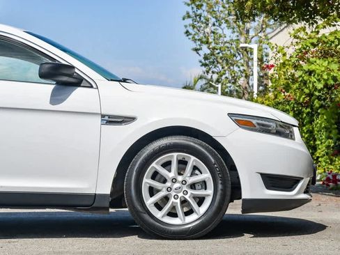 Used 2013 Ford Taurus SE image 11