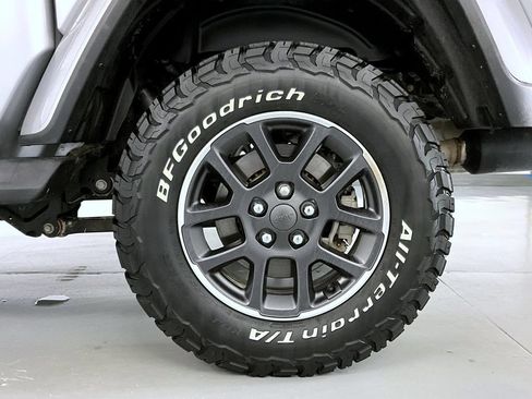 Used 2021 Jeep Gladiator Overland AWD/4WD image 23