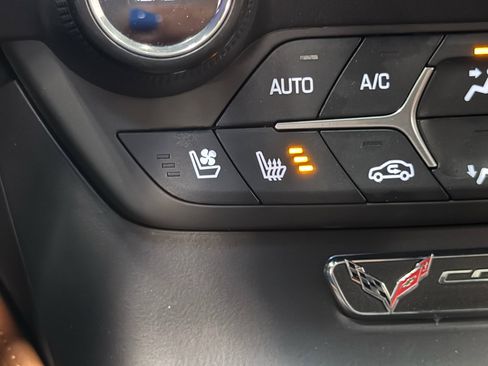 Used 2014 Chevrolet Corvette Z51 2LT w/ 2LT Preferred Equipment Group image 26