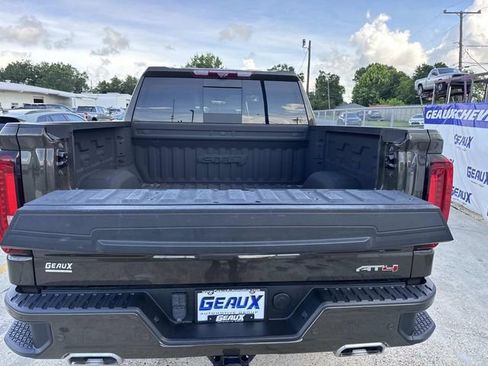 Used 2023 GMC Sierra 1500 AT4 w/ Technology Package AWD/4WD image 21
