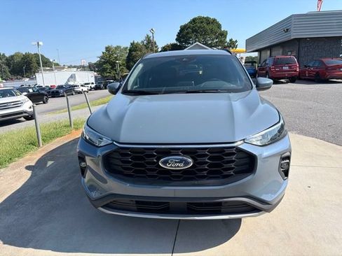 Used 2025 Ford Escape ST-Line Select AWD/4WD image 2