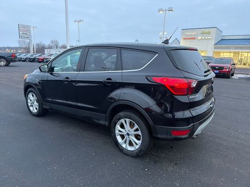 Used 2019 Ford Escape SE image 3