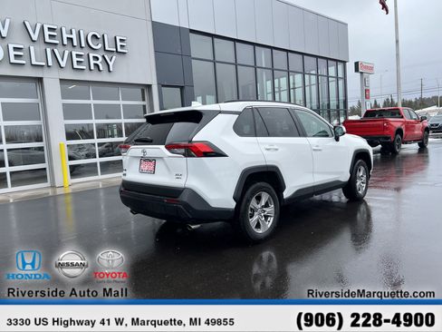 Used 2025 Toyota RAV4 XLE image 9