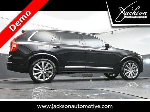 Used 2025 Volvo XC90 B5 Ultra w/ Lounge Package image 40