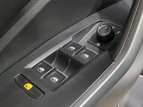 Used 2021 Volkswagen Jetta SE w/ SE Cold Weather Package image 27