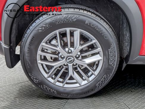 Used 2023 Nissan Rogue S image 59