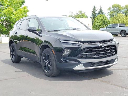 Used 2024 Chevrolet Blazer LT w/ Convenience Package AWD/4WD image 2