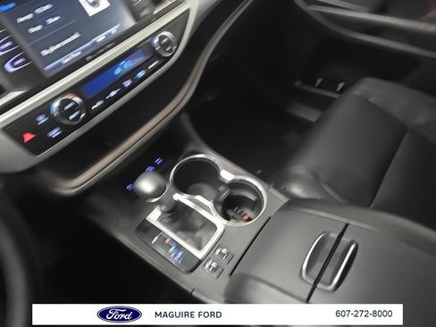 Used 2018 Toyota Highlander XLE image 30