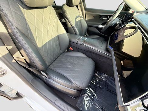 Used 2024 Mercedes-Benz E 350 4MATIC Sedan image 15
