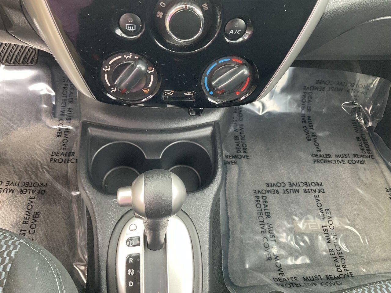 Used 2015 Nissan Versa Note SV w/ Sport Value Package FWD image 17