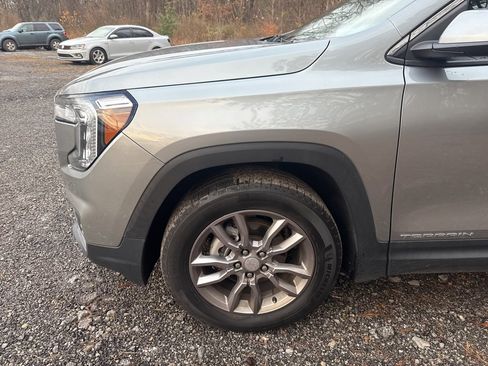 Used 2024 GMC Terrain SLT image 6