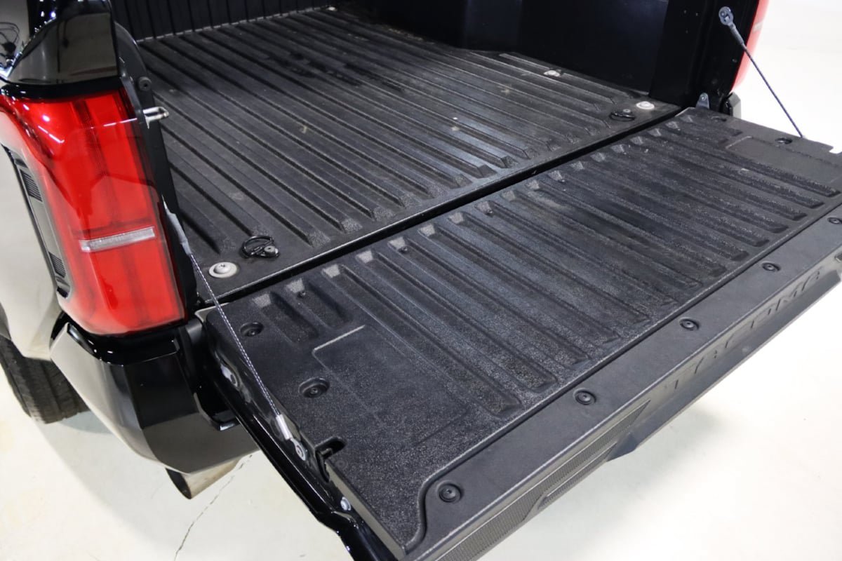 Used 2024 Toyota Tacoma TRD Sport AWD/4WD image 59