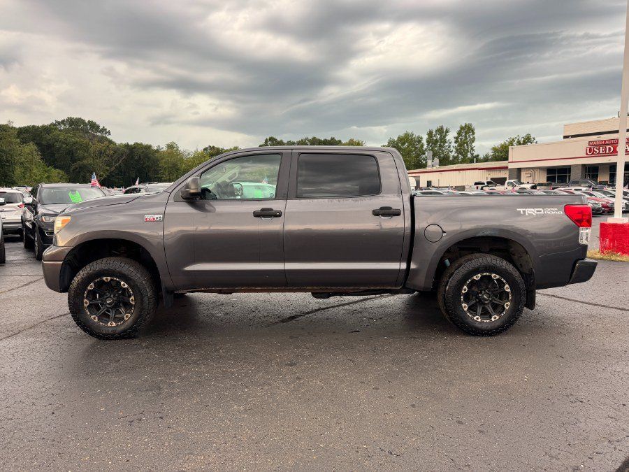Used 2012 Toyota Tundra 4x4 CrewMax image 2