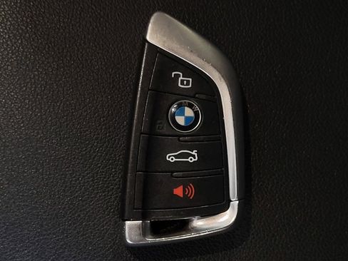 Used 2019 BMW 330i Sedan w/ M Sport Package RWD image 32