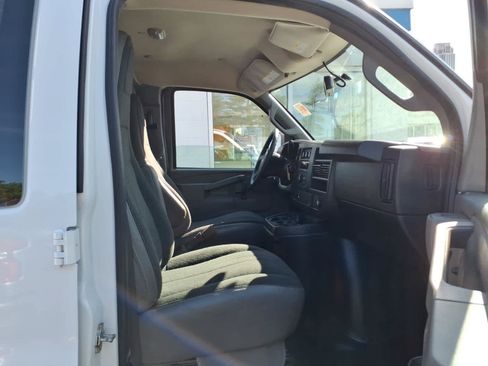 Used 2024 Chevrolet Express 2500 w/ Driver Convenience Package RWD image 21