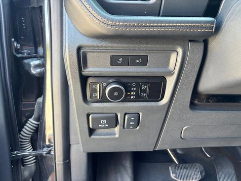 Used 2024 Ford Expedition Platinum AWD/4WD image 16