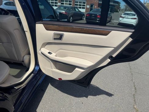 Used 2016 Mercedes-Benz E 350 4MATIC Sedan image 32