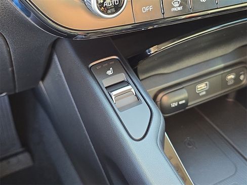 New 2025 Kia Telluride S image 30