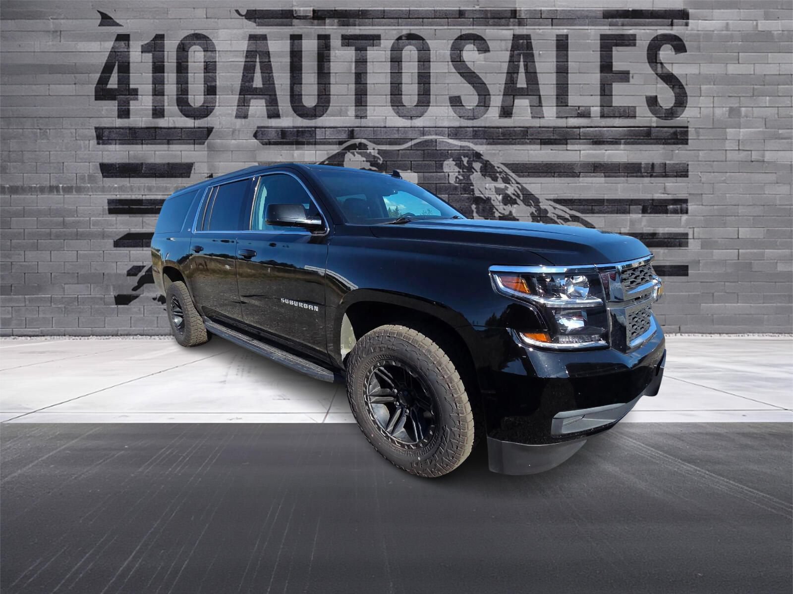 Used 2019 Chevrolet Suburban LT AWD/4WD image 1