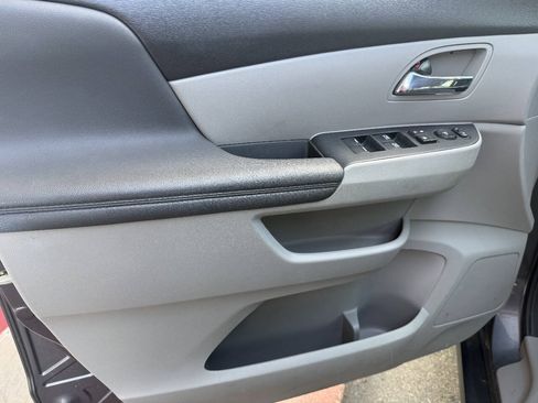Used 2016 Honda Odyssey SE image 40