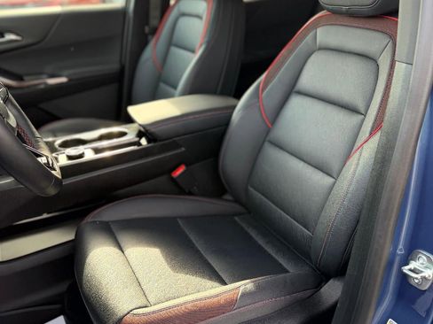 Used 2025 Chevrolet Equinox RS image 11