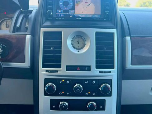 Used 2010 Chrysler Town & Country Touring Plus w/ Safetytec Group FWD image 34