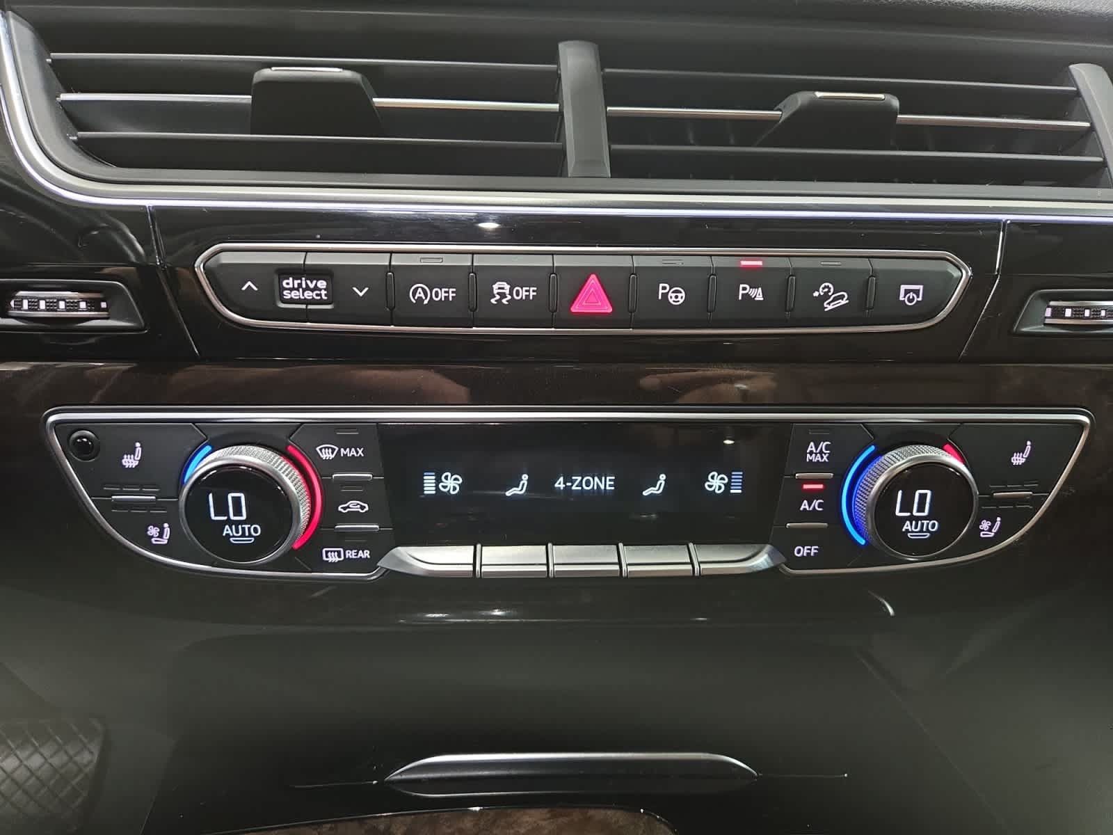 Used 2019 Audi Q7 3.0T Premium Plus w/ Premium Plus Package AWD/4WD image 31