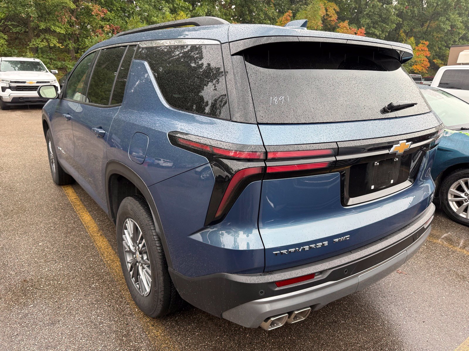 Used 2026 Chevrolet Traverse LT AWD/4WD image 4