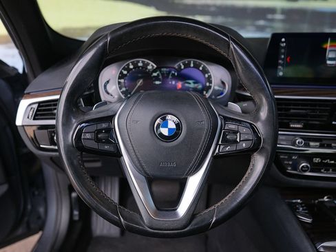 Used 2019 BMW 530i w/ Convenience Package RWD image 15