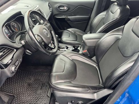 Used 2020 Jeep Cherokee Latitude Plus image 12