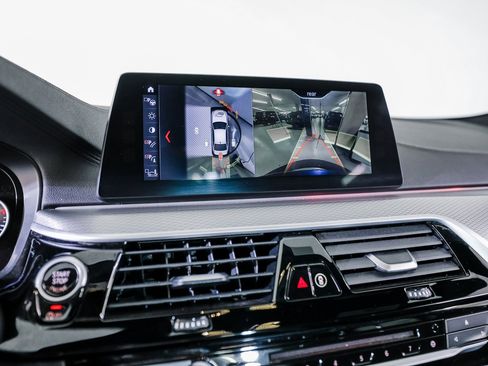 Used 2018 BMW M550i xDrive image 19