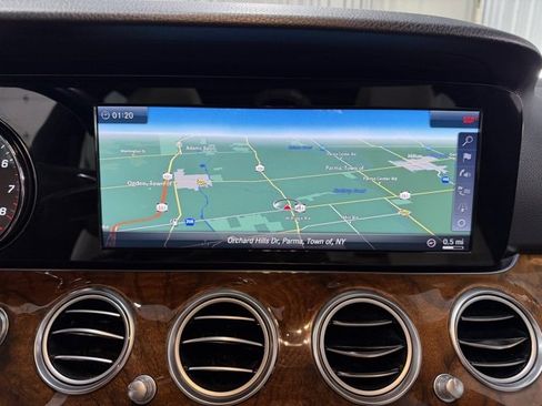 Used 2018 Mercedes-Benz E 300 4MATIC image 15