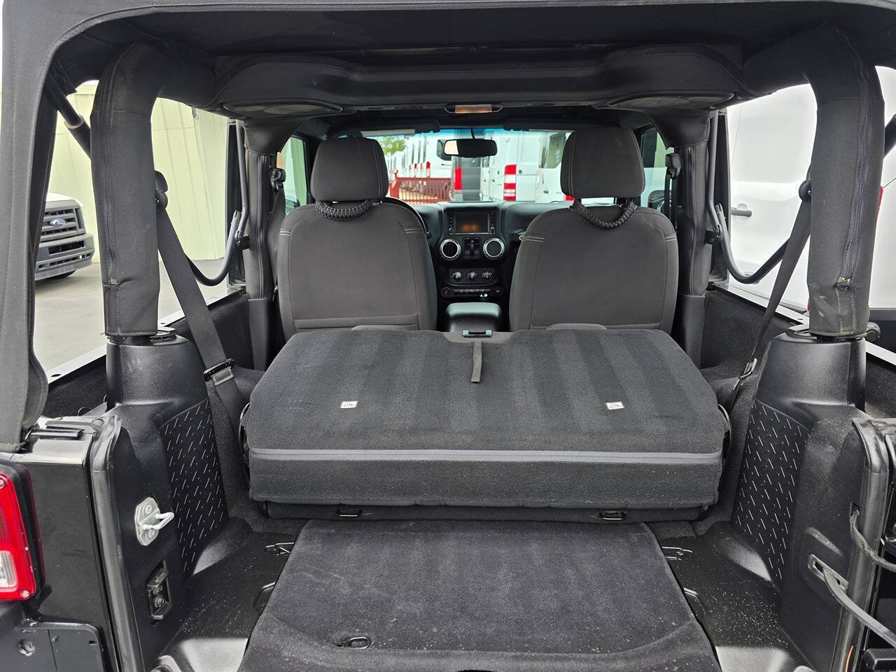Used 2015 Jeep Wrangler Sahara w/ Connectivity Group AWD/4WD image 17