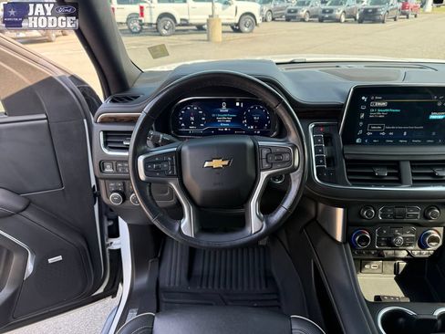 Used 2023 Chevrolet Tahoe Premier AWD/4WD image 17