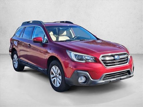Used 2018 Subaru Outback 2.5i Premium AWD/4WD image 3