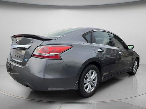 Used 2014 Nissan Altima 2.5 S w/ Sport Value Package FWD image 5